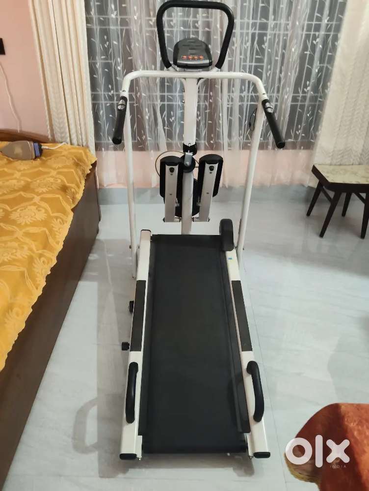 Manual treadmill