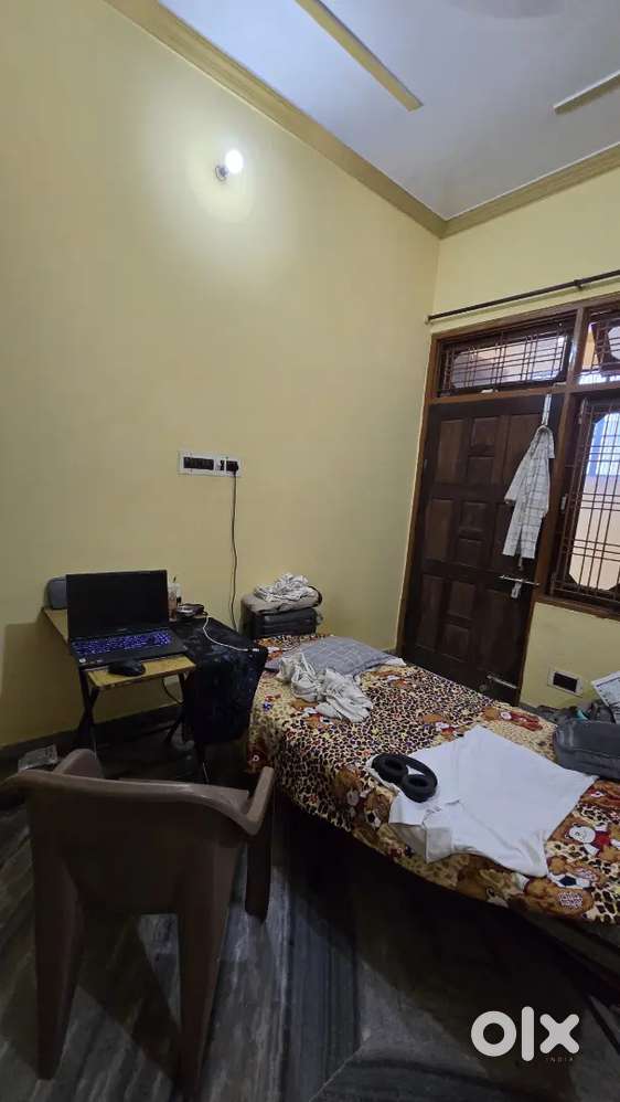 Room Available for rent. FOR 1 OR 2 PEOPLE (Students preferred)