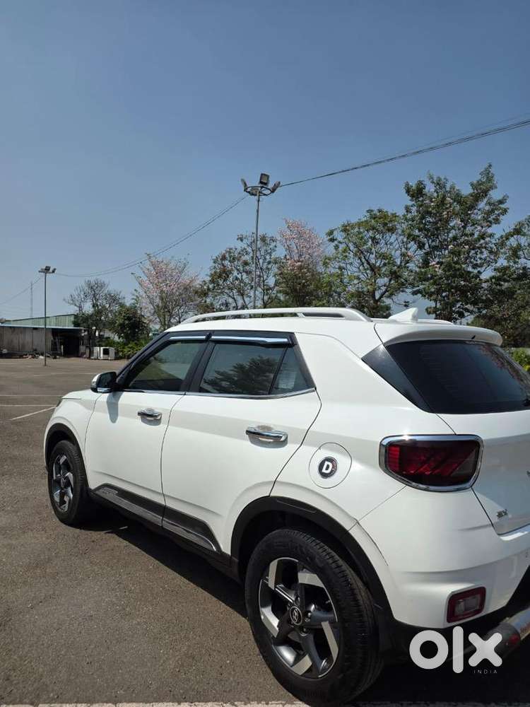 Hyundai Venue 2020 Diesel Well Maintained
