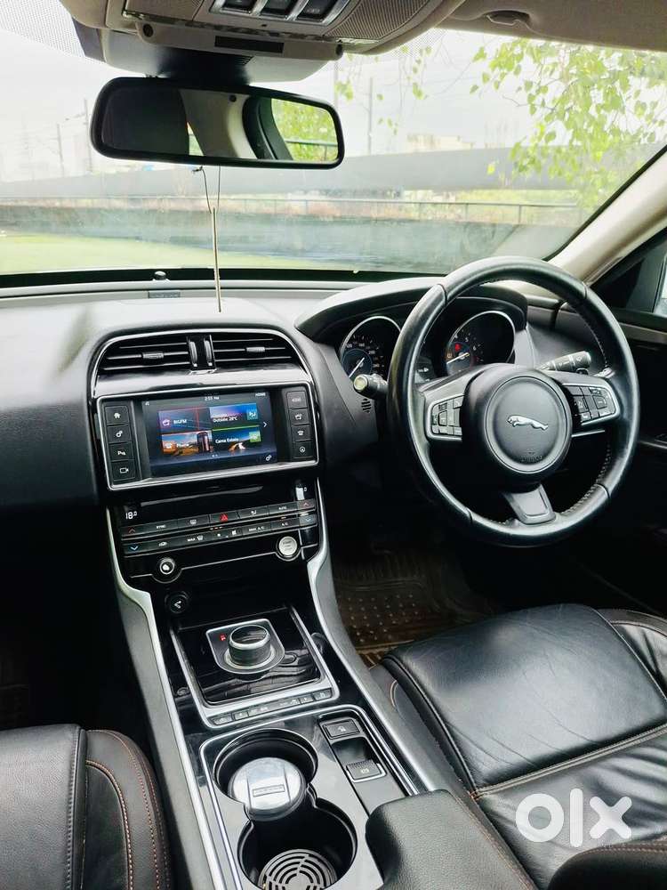 Jaguar Xe Prestige, 2017, Petrol