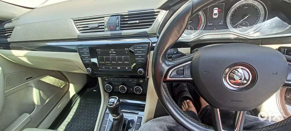 Skoda Superb Style 1.8 Tsi At, 2016, Petrol