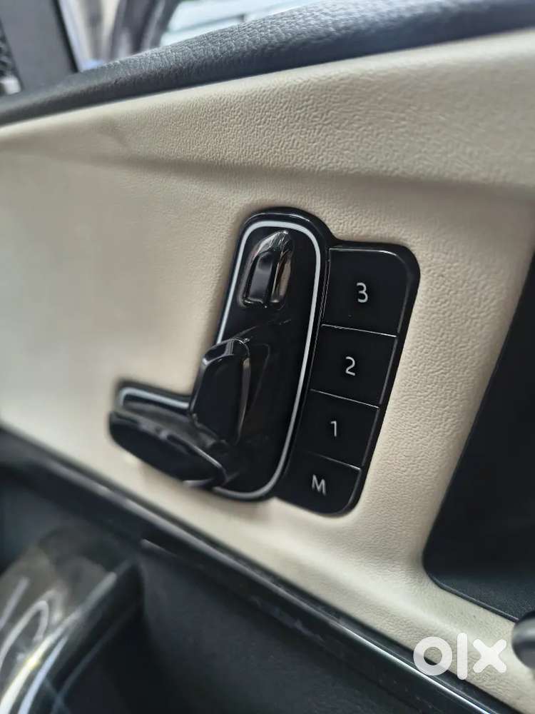 Mahindra Xuv700 2022 Diesel Well Maintained