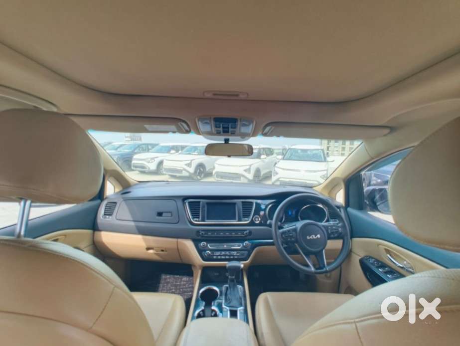 Kia Carnival Premium, 2021, Petrol