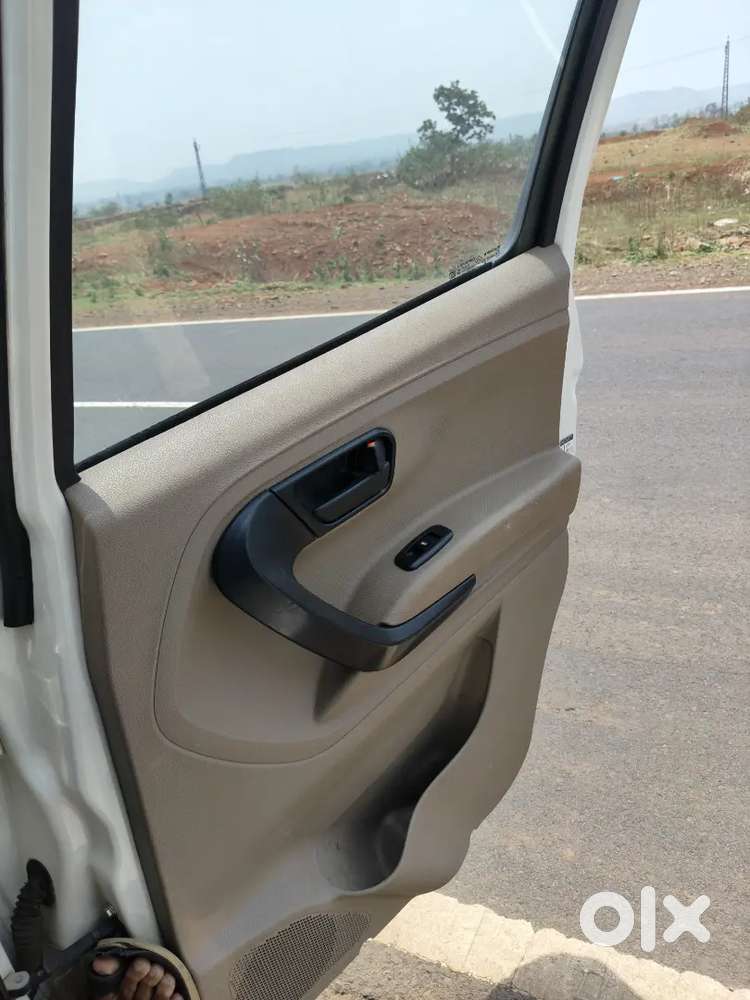 Mahindra Tuv 300 Plus
