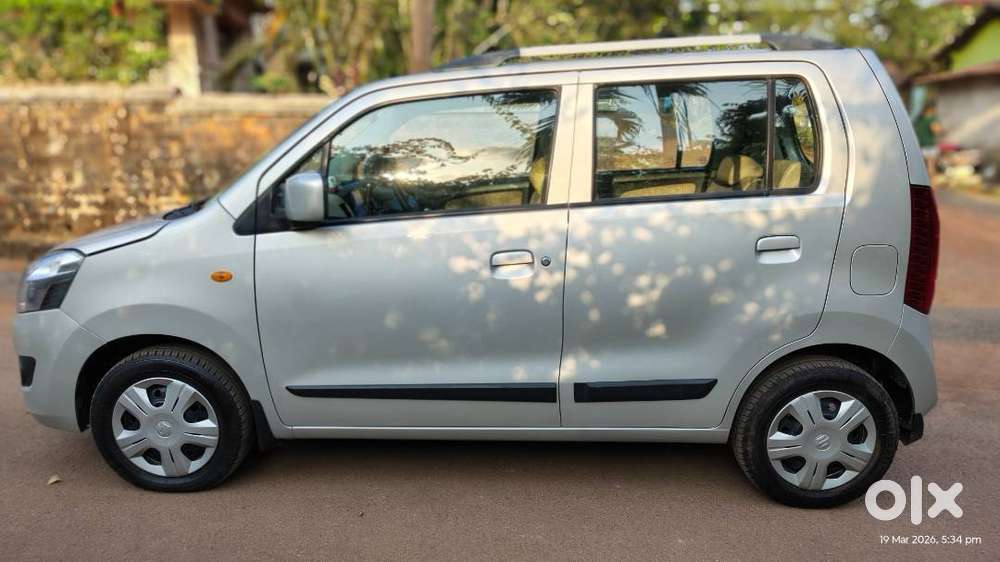 2018 Automatic Wagonr Vxi, Silky Silver, Mint Condition