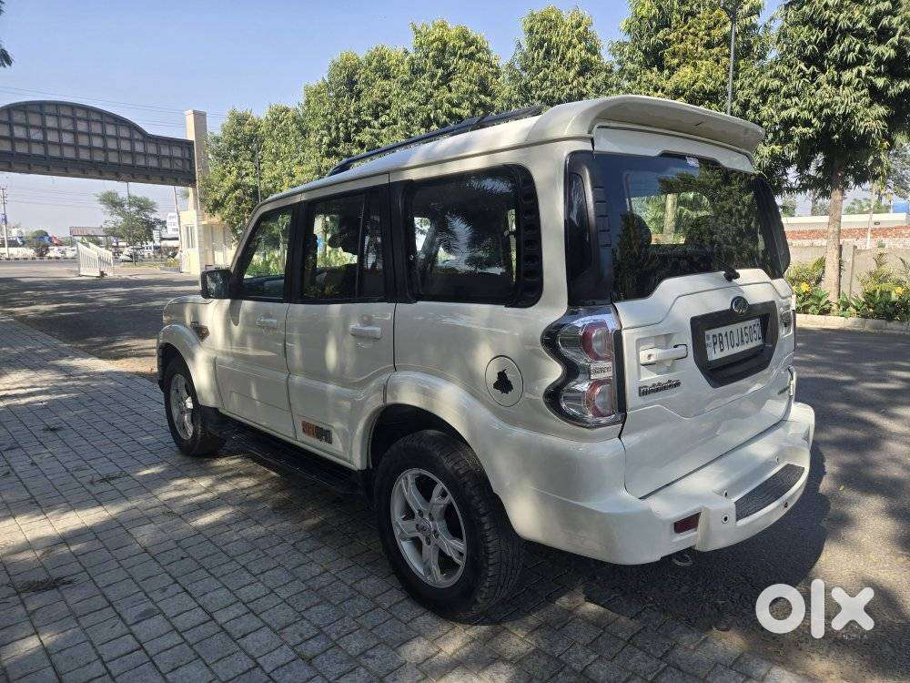 Mahindra Scorpio S10, 2017, Diesel