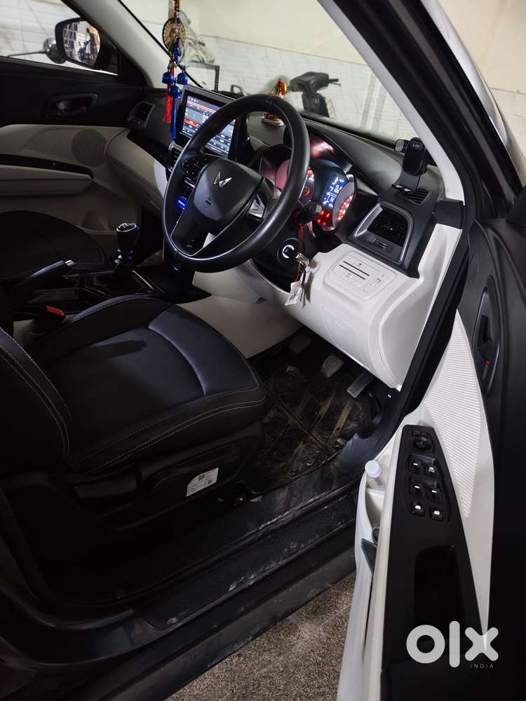 Mahindra Xuv 3xo Mx3, 2025, Petrol