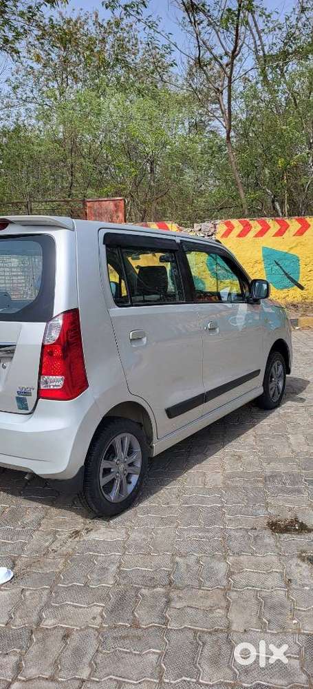 Maruti Suzuki Wagon R Stingray 1.0 Vxi Plus Amt, 2017, Petrol