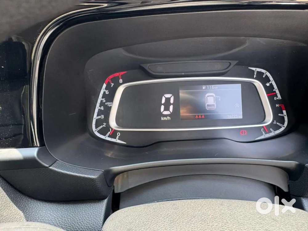 Kia Sonet 2025 Petrol Well Maintained