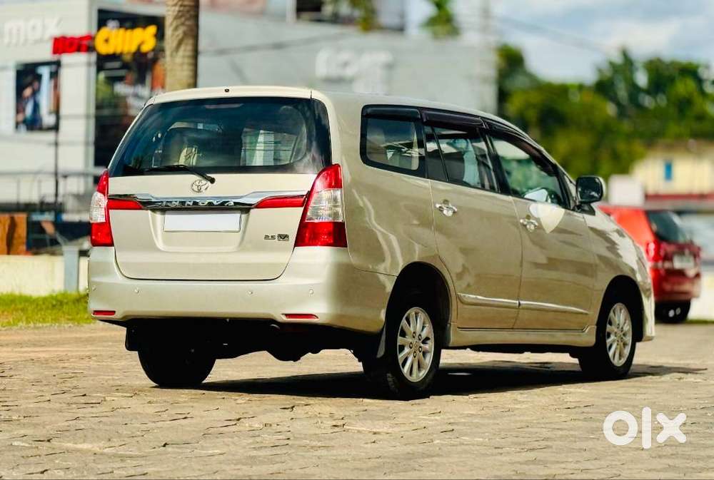 Toyota Innova 2.5 V 2012 Good Condition