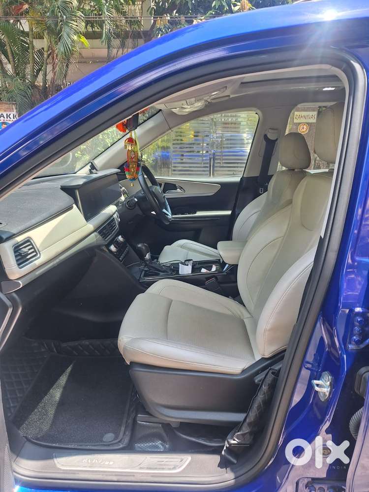 Mahindra Xuv700 Ax7l 6 Str At, 2022, Diesel