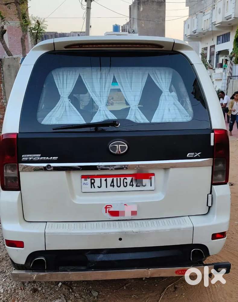 Tata Safari Storme 2014