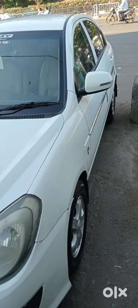 Hyundai Verna 2010 Diesel 127099 Km Driven
