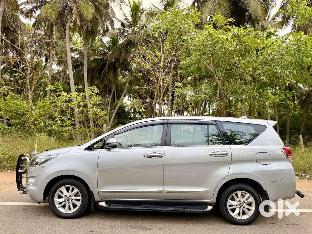 Toyota Innova Crysta 2.4 V 8 Str, 2017, Diesel