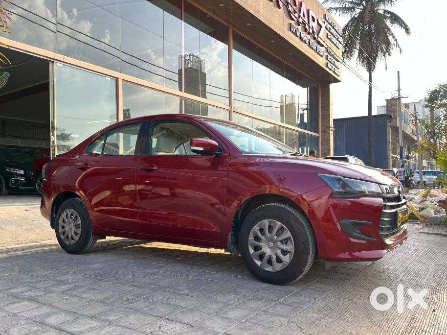 Maruti Suzuki Swift Dzire Vxi(o) Amt, 2025, Petrol