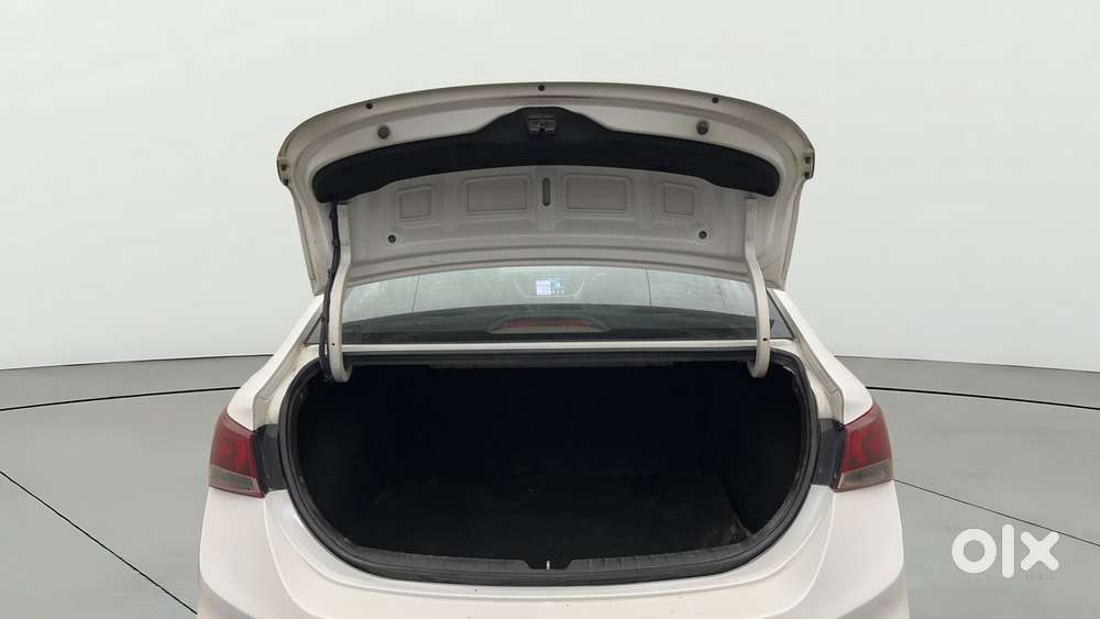 Hyundai Verna 1.6 Vtvt Sx, 2017, Petrol