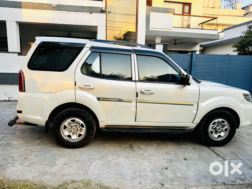 Tata Safari Storme 2012-2015 Explorer Edition, 2015, Diesel