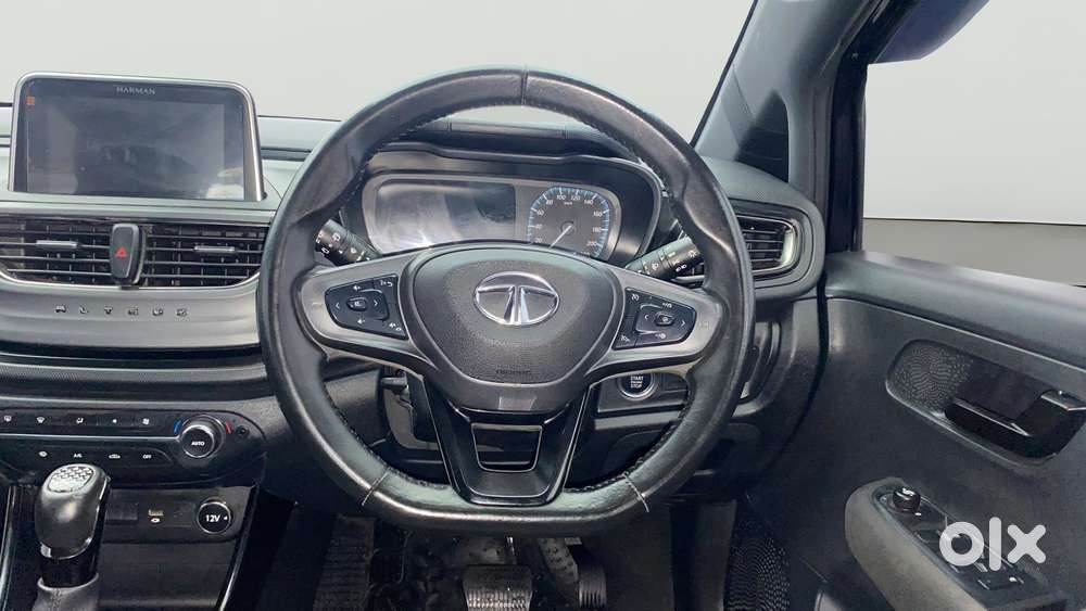 Tata Altroz 1.2 Xza Plus Dark Edition Dct, 2023, Petrol