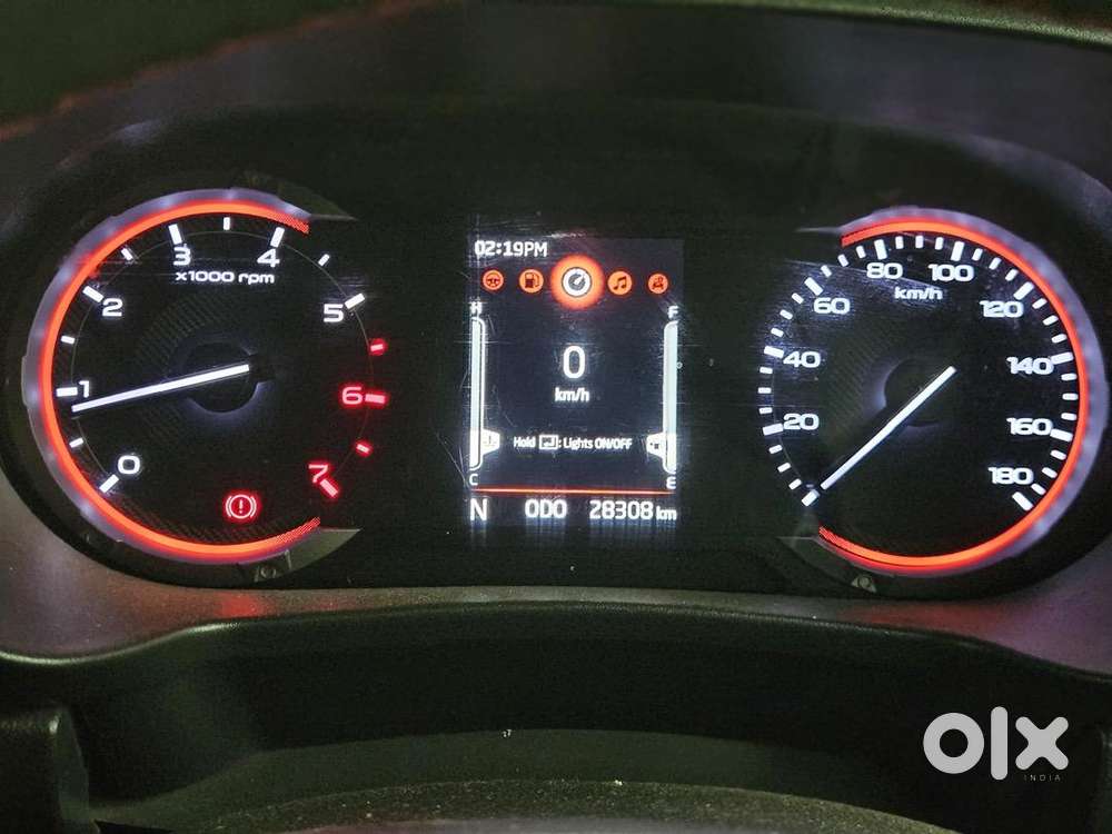 Mahindra Petrol 2023 Car