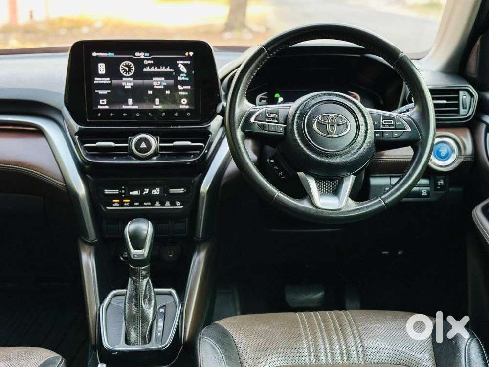 Toyota Urban Cruiser Hyryder 1.5 V Hybrid, 2023, Petrol