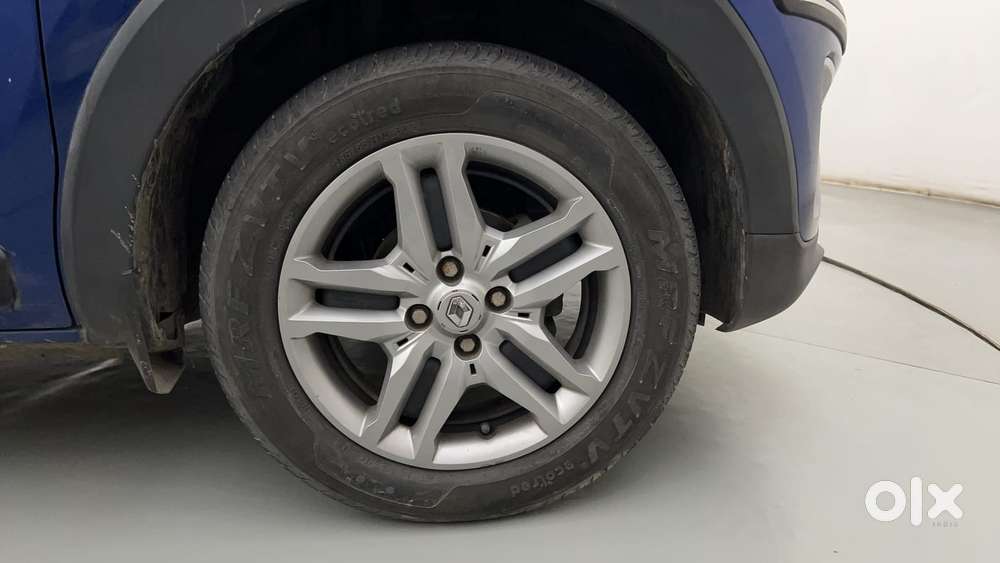 Renault Triber Rxz, 2022, Petrol