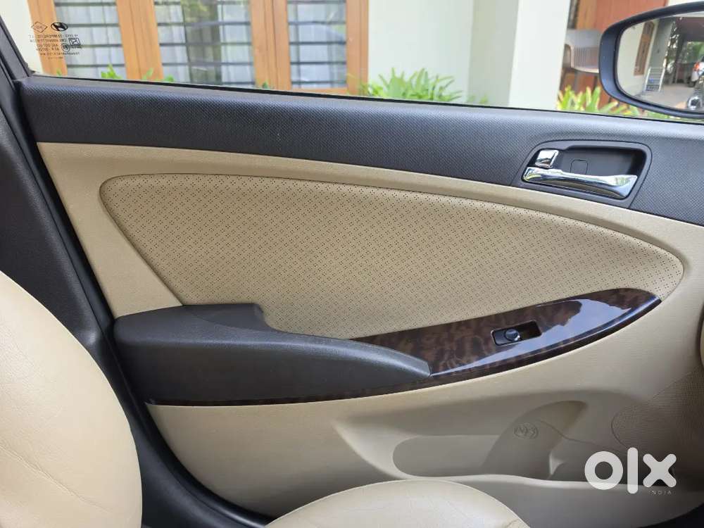 Hyundai Fluidic Verna Automatic 2011 Petrol 48000 Km Driven