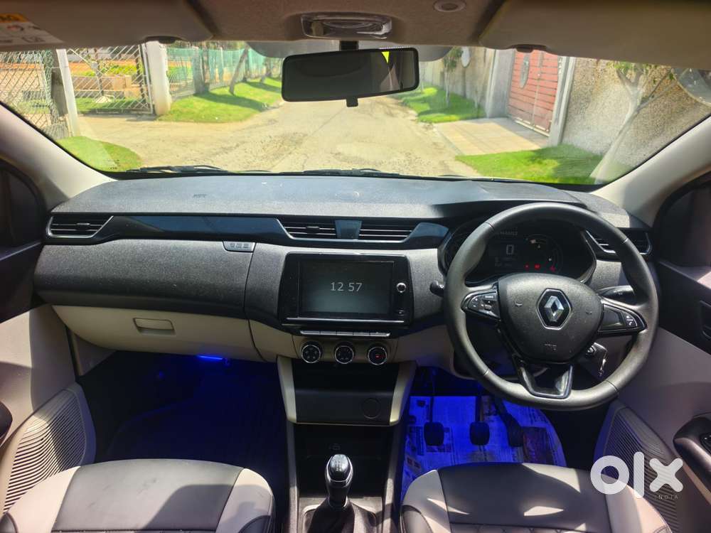 Renault Triber Rxt, 2023, Petrol