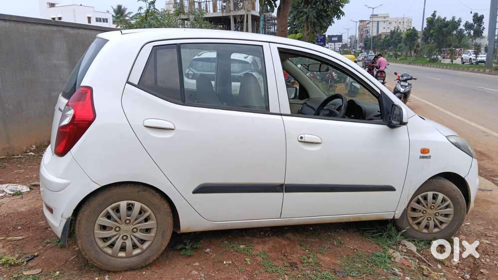 Hyundai I10 Sportz, 2014, Petrol
