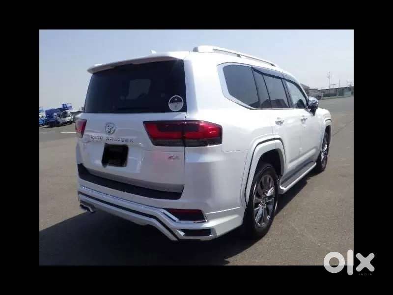 Toyota Land Cruiser V8 Petrol, 2024, Petrol