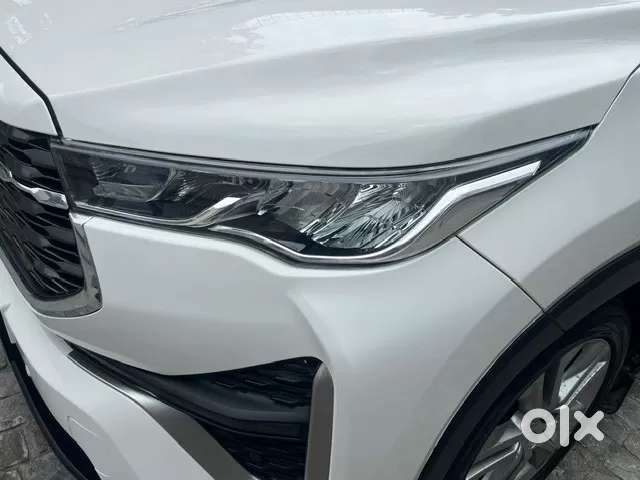 Toyota Innova Hycross 2.0 Zx Hybrid 7 Str, 2024, Petrol