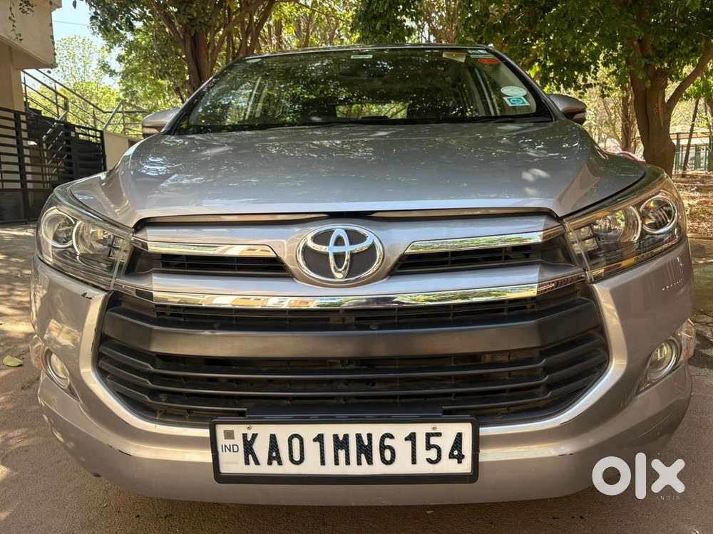 Toyota Innova Crysta 2016 (v) 8 Seater