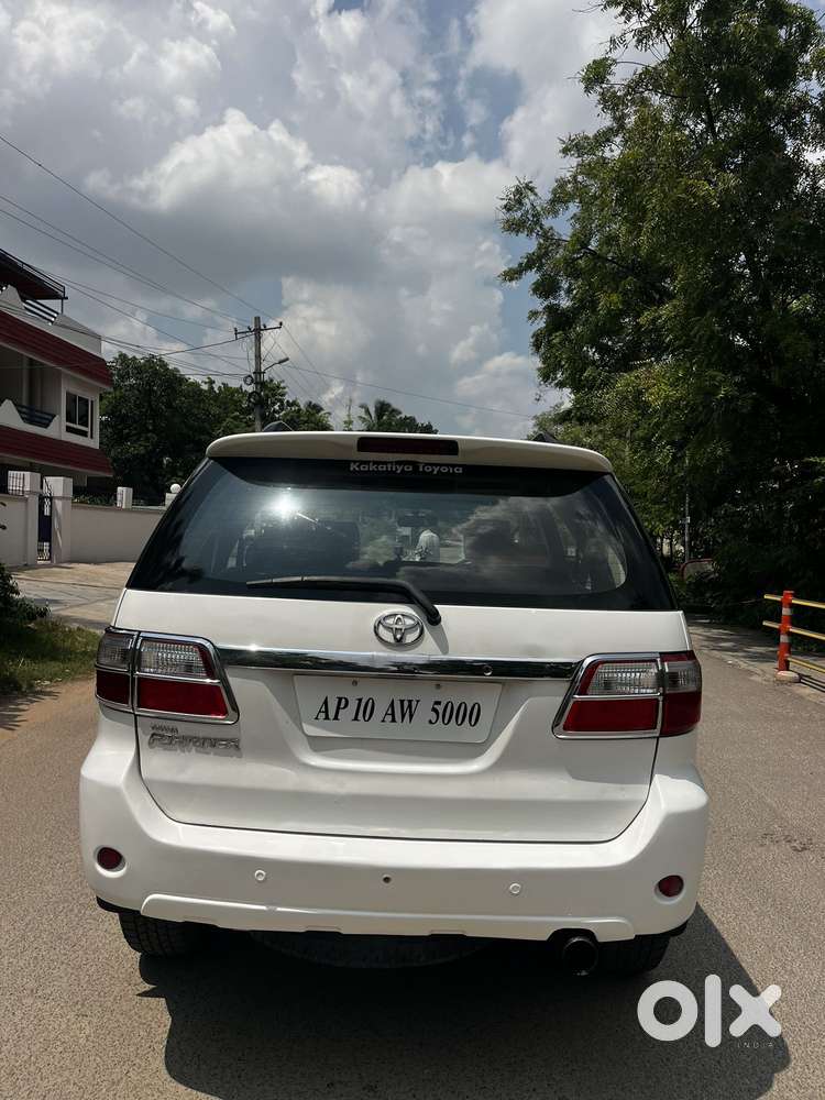 Toyota Fortuner 3.0 4x4 Manual, 2011, Diesel