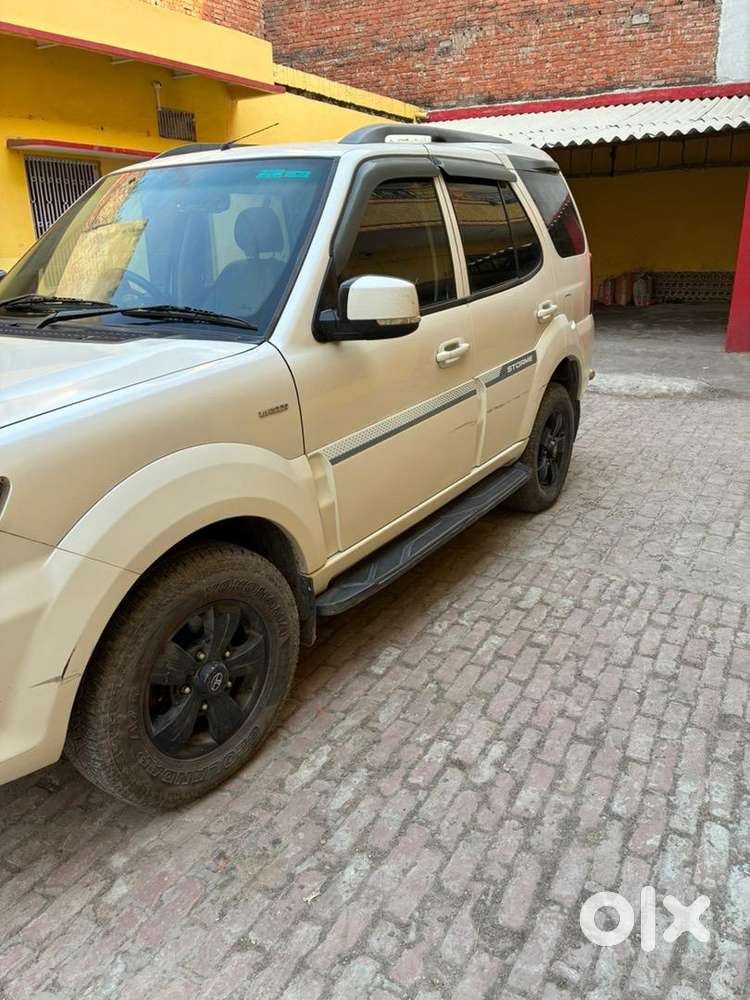 Tata Safari Storme 2016 Diesel Well Maintained