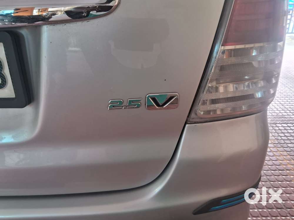 Toyota Innova 2.5 V Diesel 7-seater, 2010, Diesel