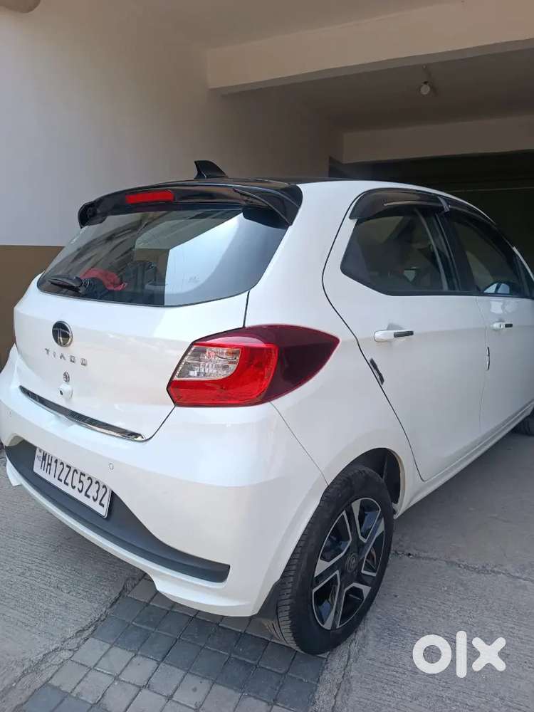 Tata Tiago 1.2 Revotron Petrol 2025