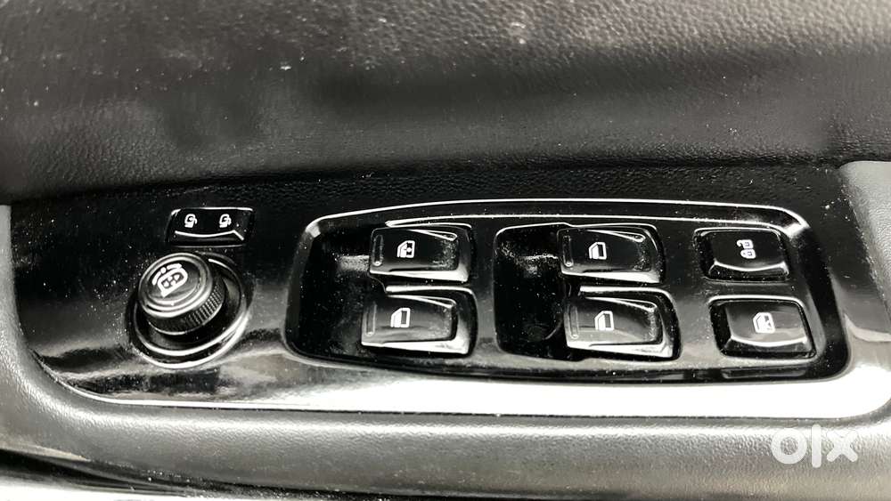 Mahindra Xuv700 2.0 Ax 7 Petrol At Luxury Pack Str, 2022, Petrol