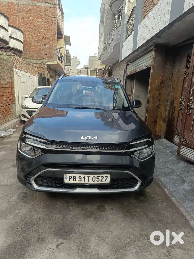 Kia Carens 223 Petrol 30000 Km Driven Prestige Plus