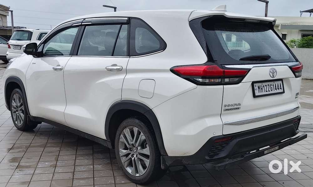 Toyota Innova Hycross 2.0 Zx (o) Hybrid 7 Str, 2026, Petrol