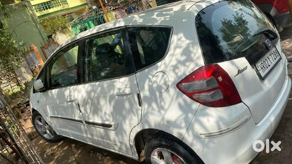 Honda Jazz 2011 Cng & Hybrids 81000 Km Driven