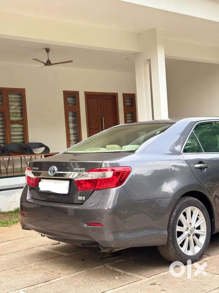 Toyota Camry Hybrid 2013