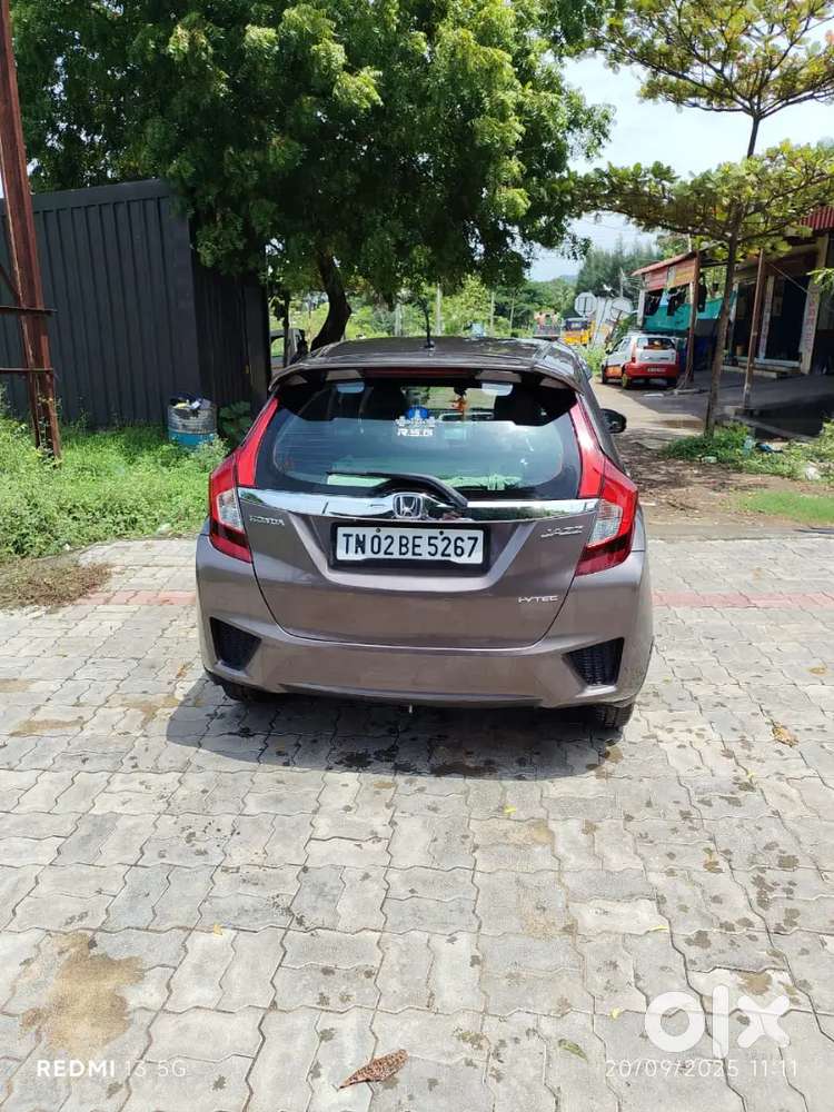 Honda Jazz 2016 Petrol 111000 Km Driven