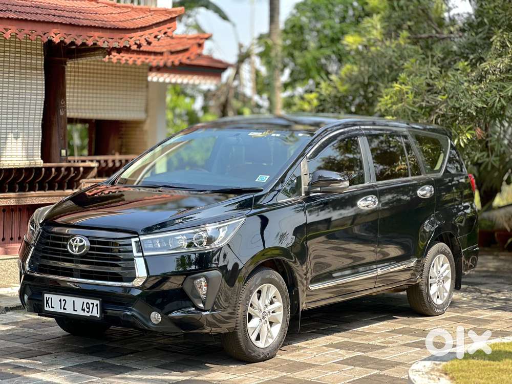 Toyota Innova Crysta 2.4 V 7 Str, 2017, Diesel