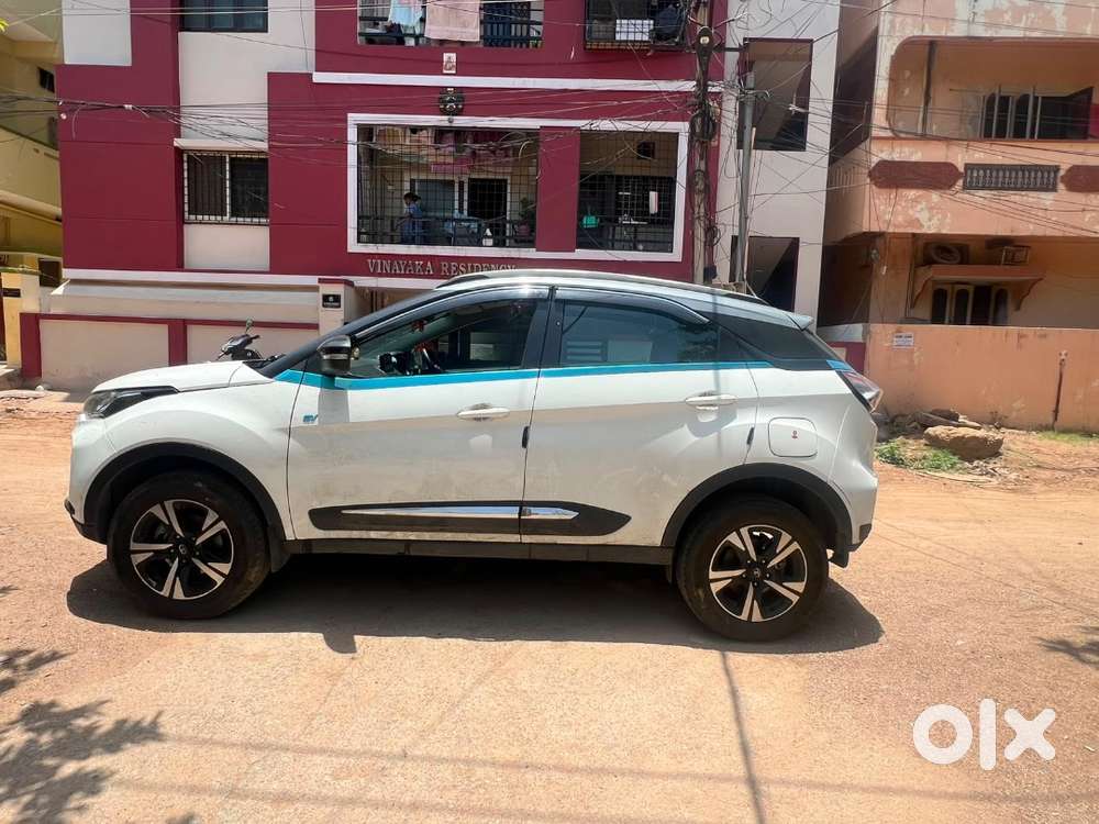 Tata Nexon Ev Max 2023 - Top End - Range 300km On Each Charge