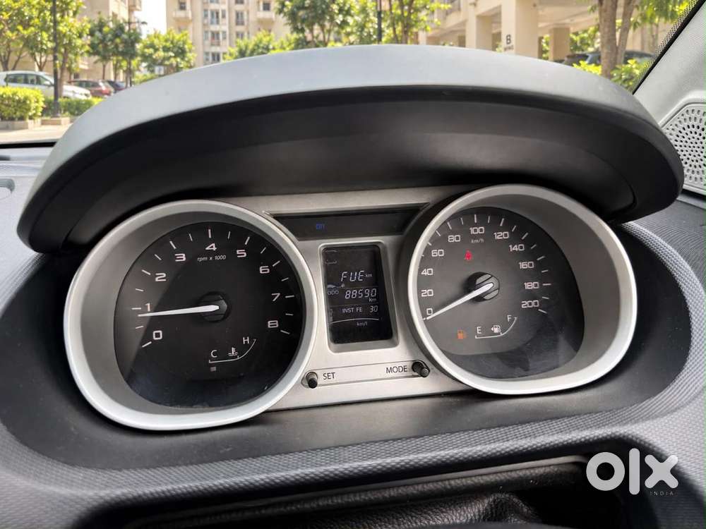 Tata Tiago, 2017, Petrol