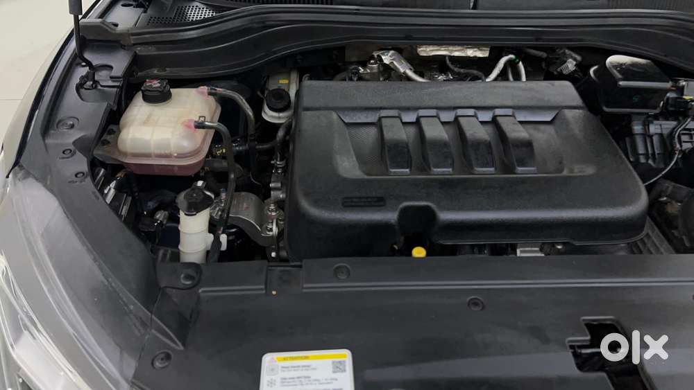 Mahindra Xuv700 2.2 Ax 5 Diesel At Str, 2024, Diesel