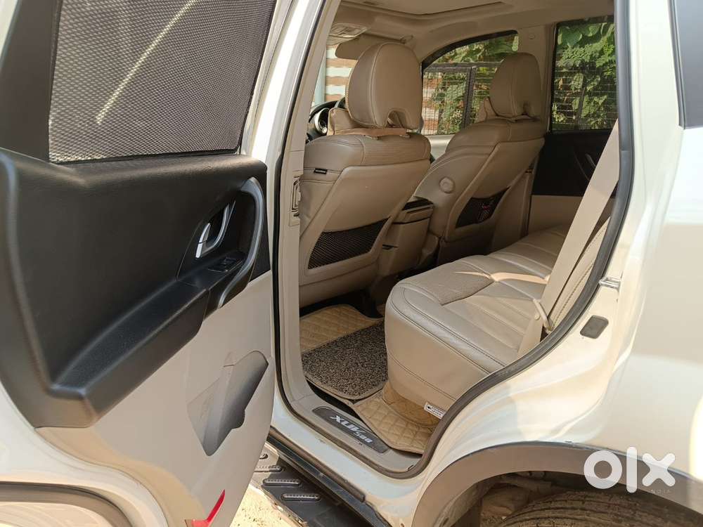 Mahindra Xuv500 Diesel 2015 W10 Top Model With Sunroof