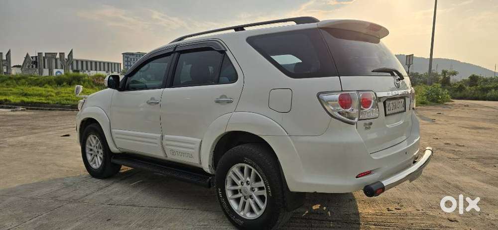 Toyota Fortuner 4x2 Manual, 2015, Diesel