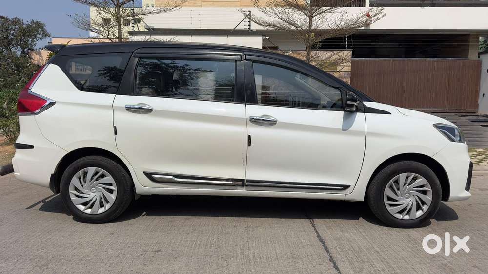 Maruti Suzuki Ertiga 1.5 Vxi, 2022, Petrol