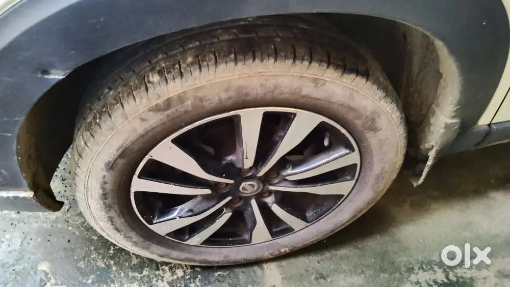 Nissan Kicks Petrol 2022