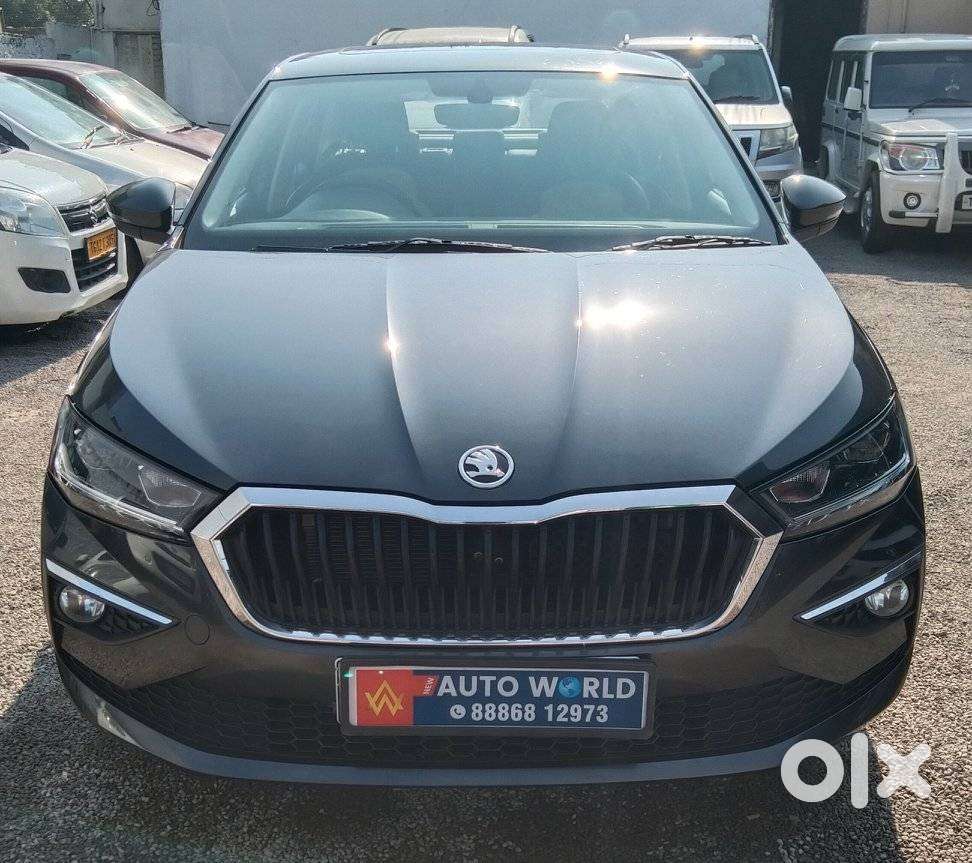 Skoda Slavia 1.0 Tsi Style At, 2023, Petrol